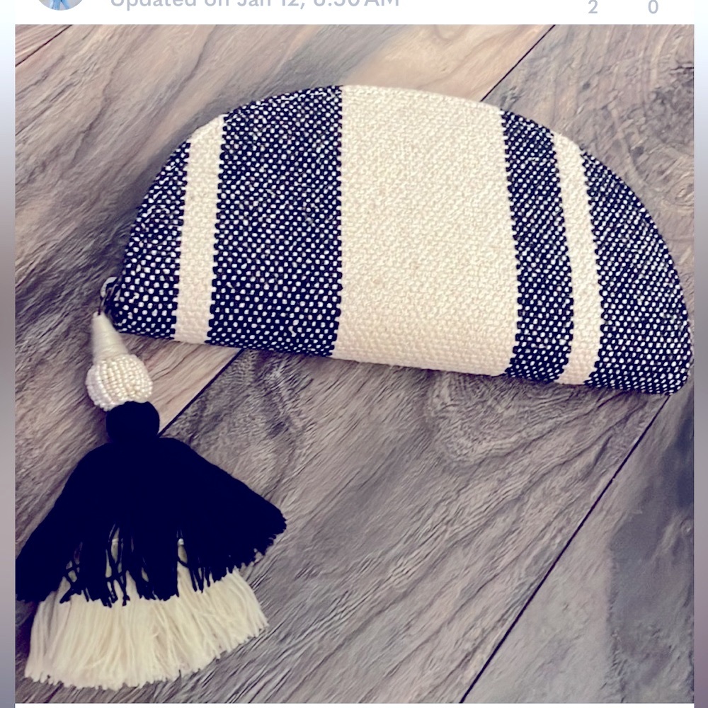 NWOT Universal Thread Clutch bag w tassel, black & cream woven stripe fabric